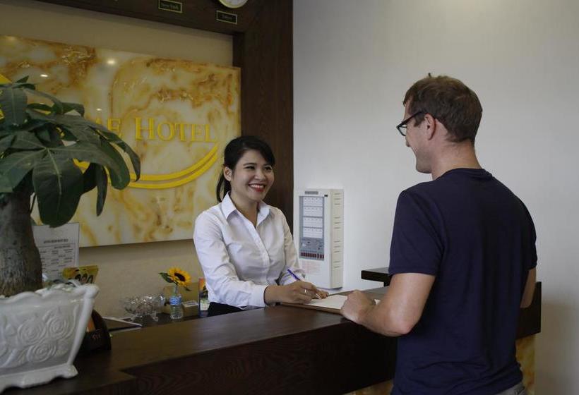 هتل West Lake Homes