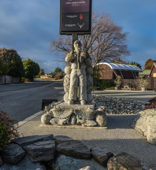 Lake Hawea Hostel