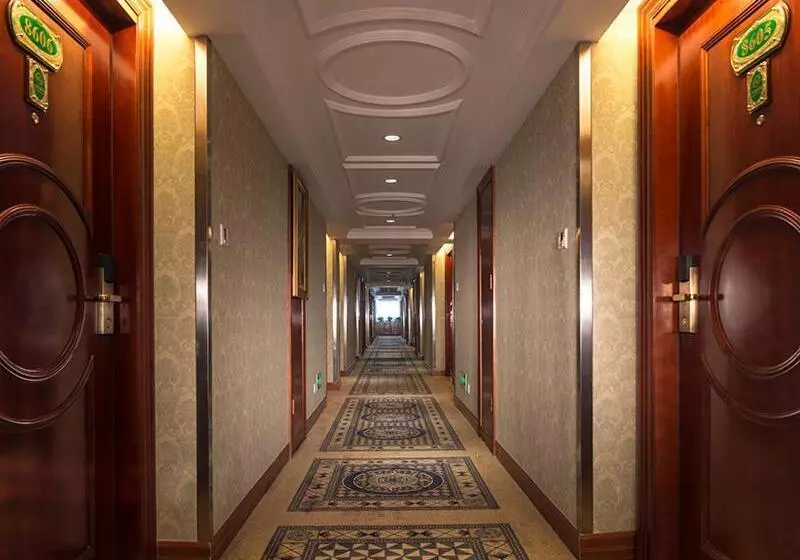 Vienna Hotel Shenzhen Futian Bagua Road
