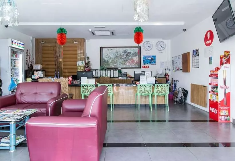 ホテル Capital O 91017 Tuba Beach Resort @ Pulau Tuba