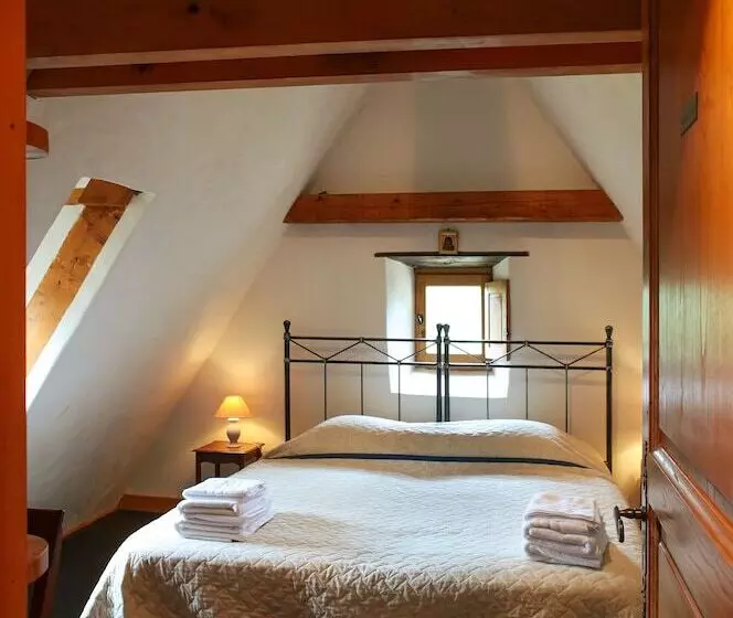 ベッドアンドブレックファースト Chambre D'hôtes La Rossillonie