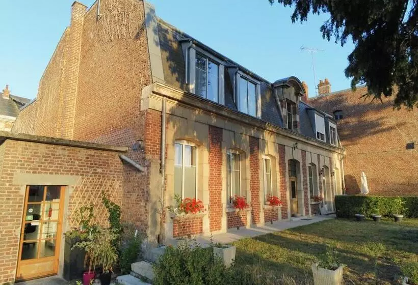 Aamiaismajoitus (B&B) Chambres D'hotes Noir Lion