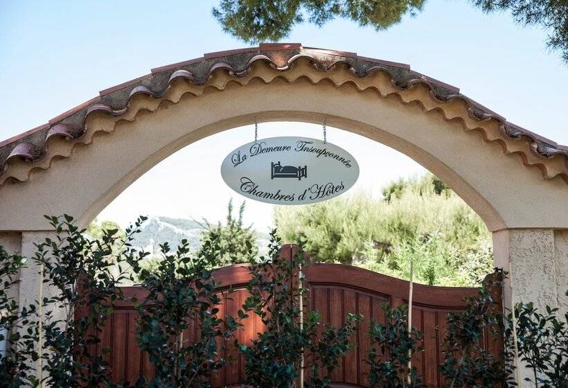 تختخواب و صبحانه La Demeure Insoupconnée