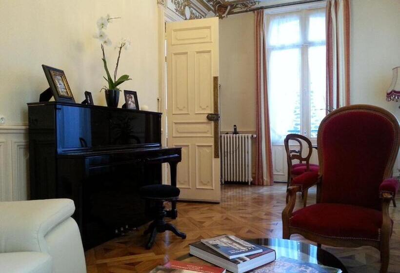 ベッドアンドブレックファースト La Maison D'adelaïde