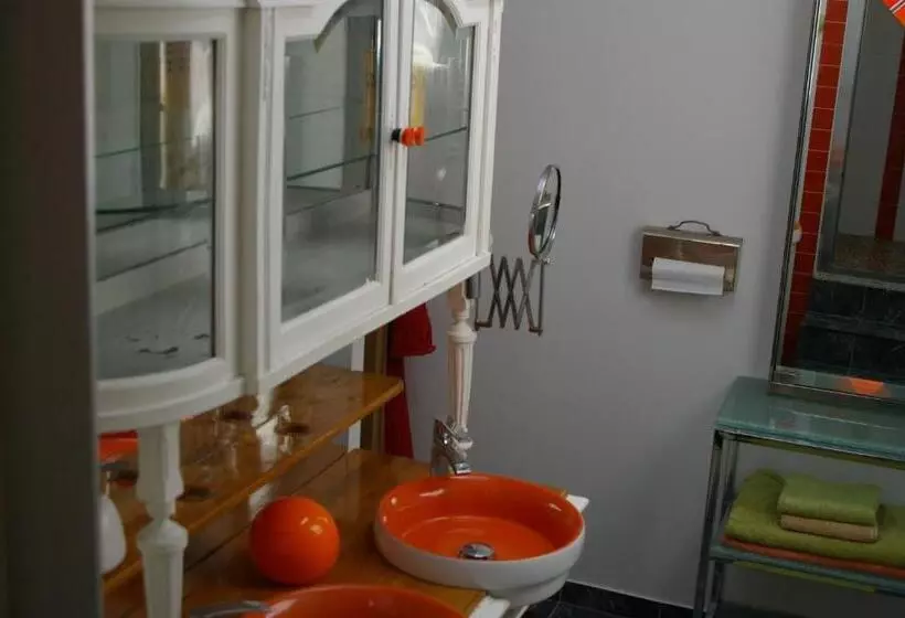 Bed and Breakfast La Maison Rouge