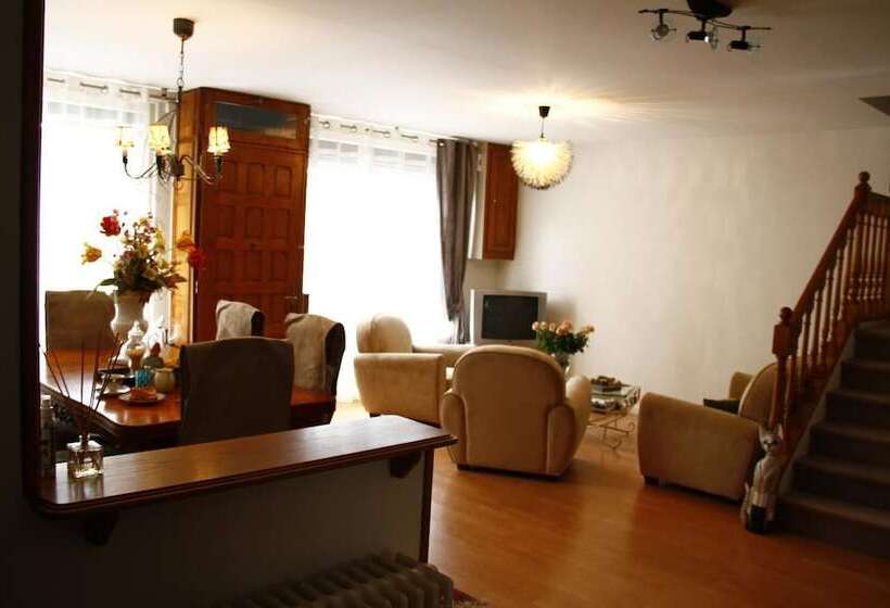 צימר La Petite Maison Pres De L Eglise