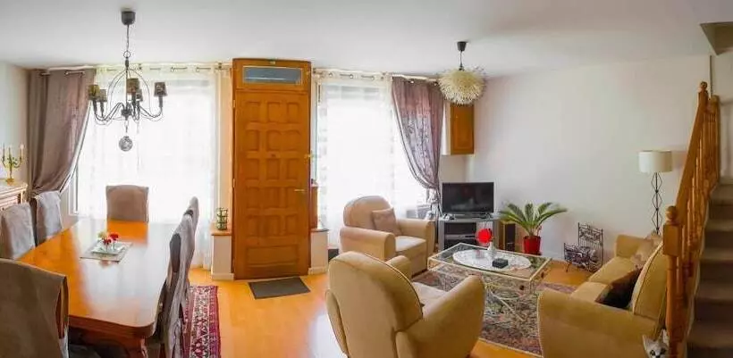 ベッドアンドブレックファースト La Petite Maison Pres De L Eglise