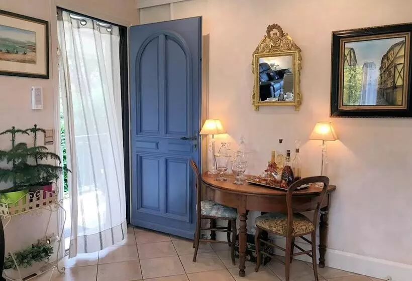 ベッドアンドブレックファースト Chambre D Hotes Les Volets Bleus Villa L Olivier Côté Mer