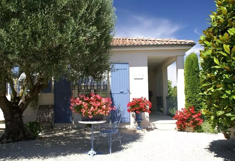 ベッドアンドブレックファースト Chambre D Hotes Les Volets Bleus Villa L Olivier Côté Mer
