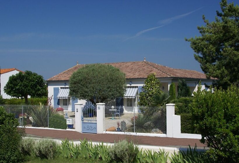 Bed and Breakfast Chambre D Hotes Les Volets Bleus   Villa L Olivier Côté Mer