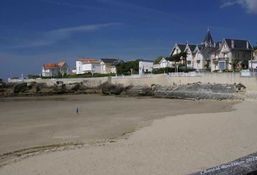 Bed and Breakfast Chambre D Hotes Les Volets Bleus   Villa L Olivier Côté Mer