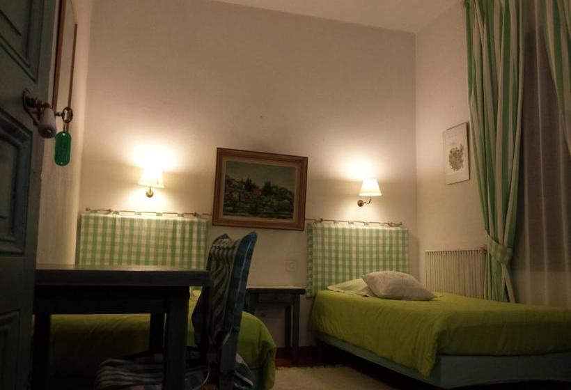 ホテル Hôtel Restaurant L'aiglon