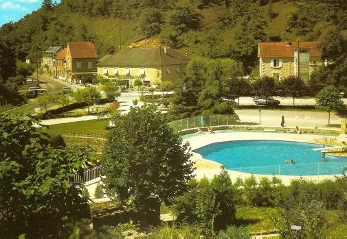 Hotelli Hôtel Restaurant Le Rouffillac