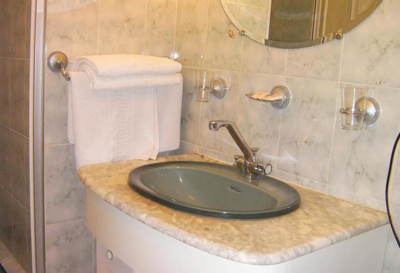 ホテル Hôtel Restaurant Le Rouffillac