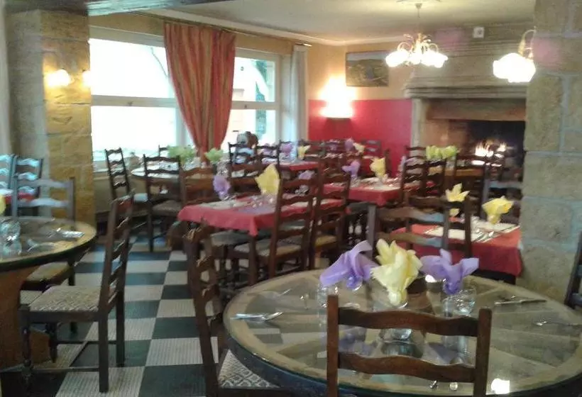 Hotelli Hôtel Restaurant Le Rouffillac