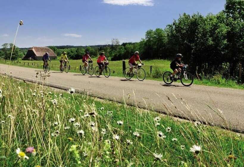 مبيت وإفطار A La Grenouille Du Jura