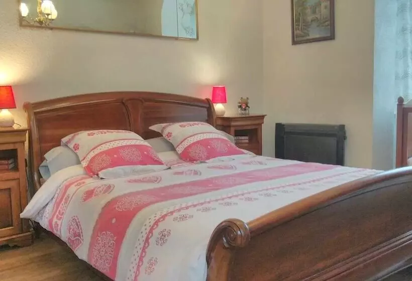 Aamiaismajoitus (B&B) A La Grenouille Du Jura