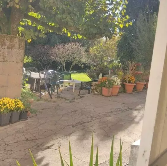 Aamiaismajoitus (B&B) A La Grenouille Du Jura