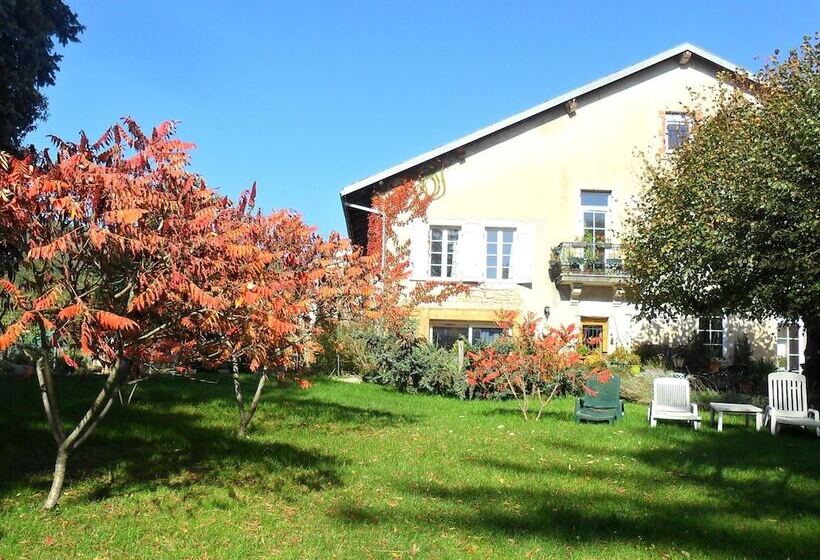 مبيت وإفطار A La Grenouille Du Jura