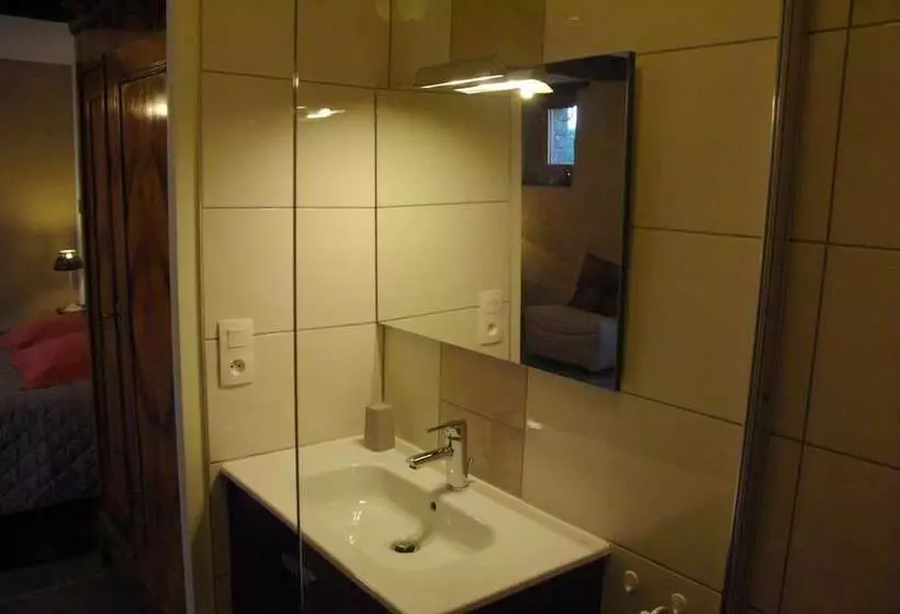 Aamiaismajoitus (B&B) Chambres D Hôtes La Fontaine Garel