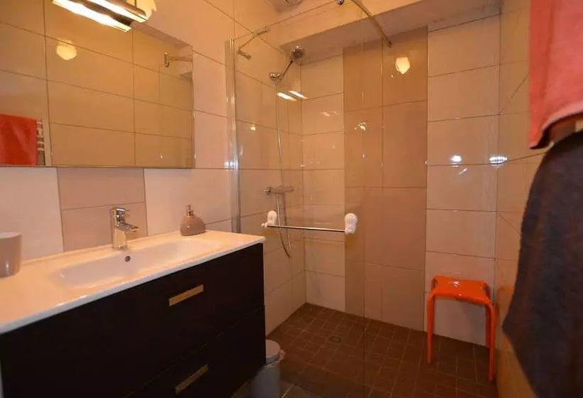 Aamiaismajoitus (B&B) Chambres D Hôtes La Fontaine Garel