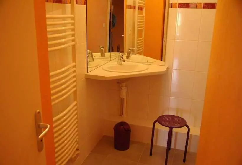 Aamiaismajoitus (B&B) Chambres D Hôtes La Fontaine Garel
