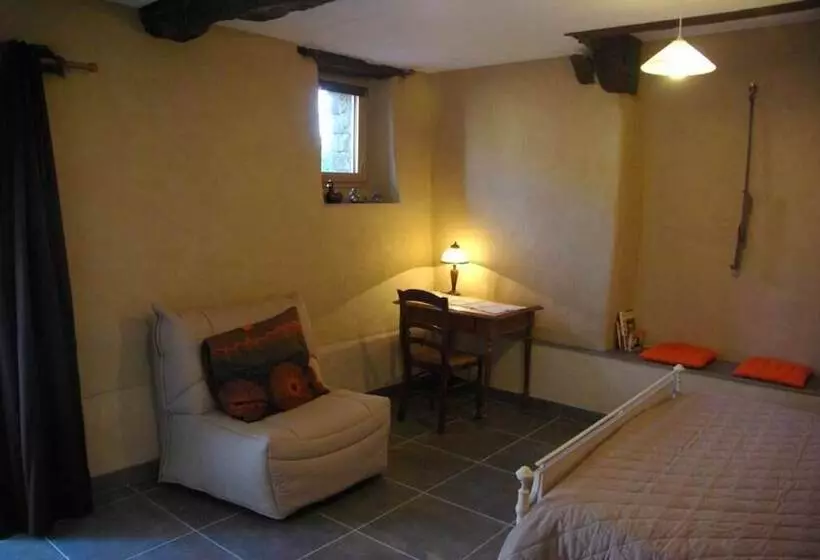 Aamiaismajoitus (B&B) Chambres D Hôtes La Fontaine Garel