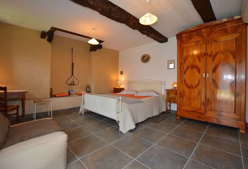 Aamiaismajoitus (B&B) Chambres D Hôtes La Fontaine Garel