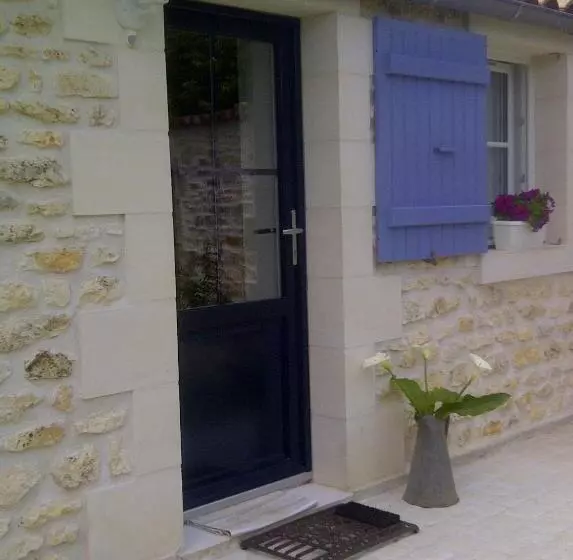 ベッドアンドブレックファースト Chambres D'hôtes La Maline