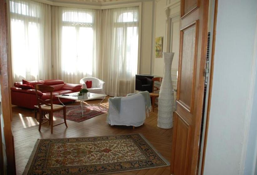 مبيت وإفطار Domaine De L'oie Rouge