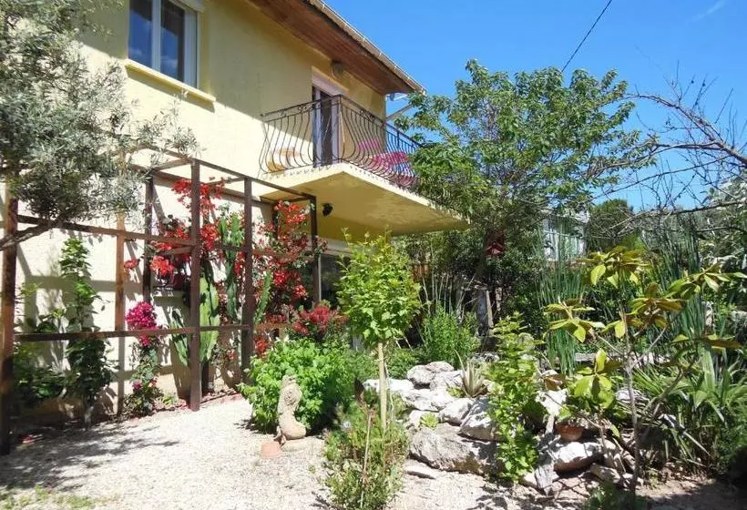 تختخواب و صبحانه ô Doux S Home