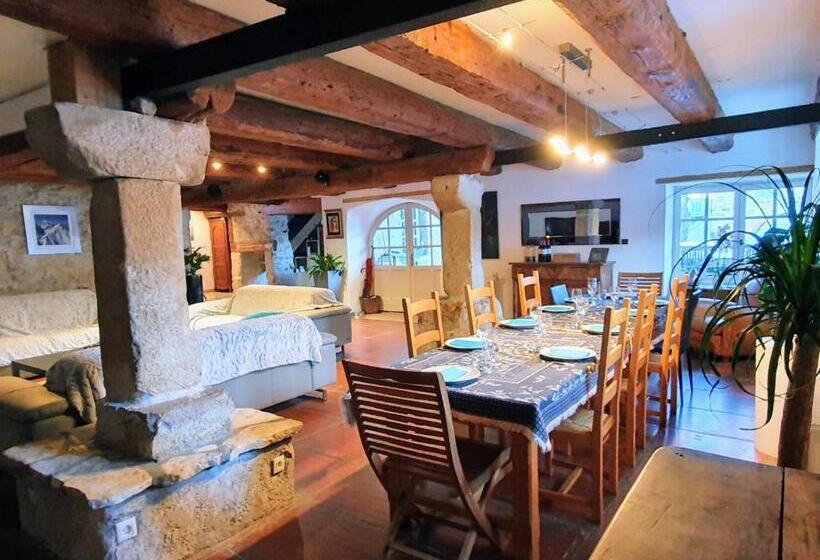 مبيت وإفطار Le Valombre