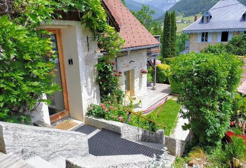 مبيت وإفطار Le Valombre