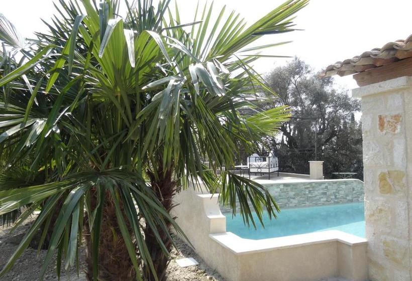 ベッドアンドブレックファースト Les 4 Elements