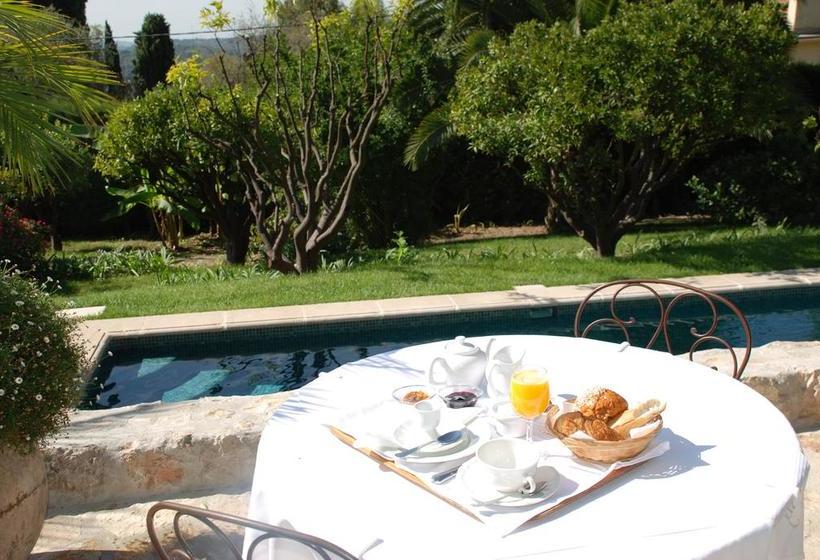 تختخواب و صبحانه Les Orangers