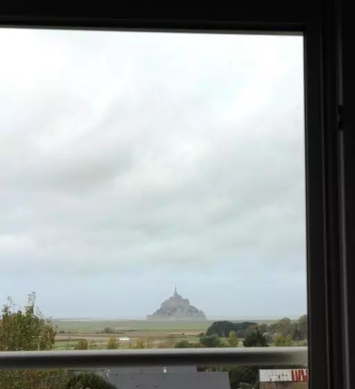 ホテル Aux Chambres Du Mont