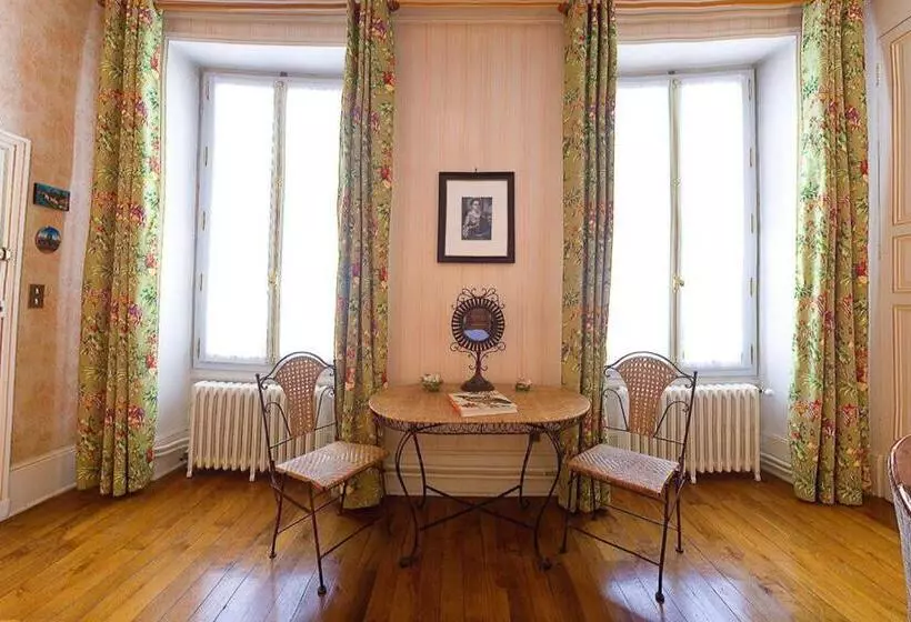 Aamiaismajoitus (B&B) Amphore Du Berry