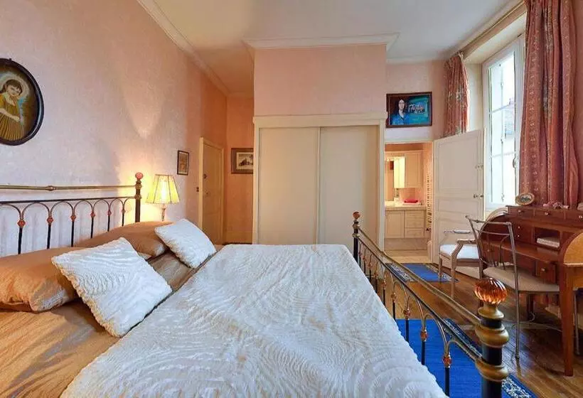 Aamiaismajoitus (B&B) Amphore Du Berry