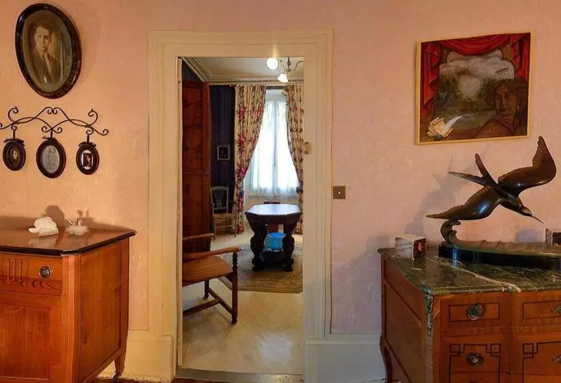Aamiaismajoitus (B&B) Amphore Du Berry