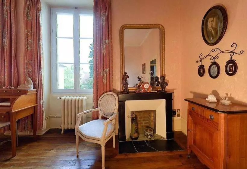 Aamiaismajoitus (B&B) Amphore Du Berry