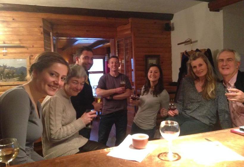 تختخواب و صبحانه Bellevue