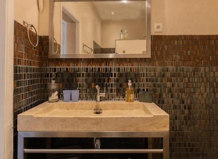 مبيت وإفطار Castel Enchanté