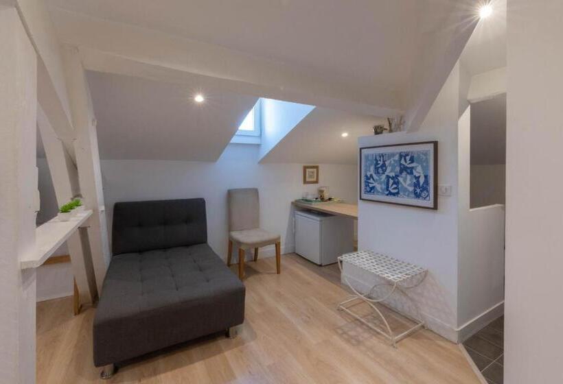 مبيت وإفطار Castel Enchanté