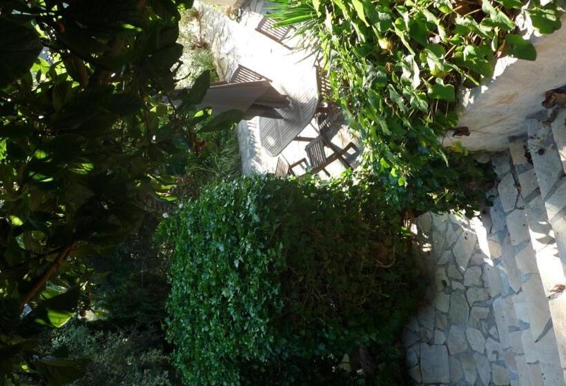 مبيت وإفطار Castel Enchanté