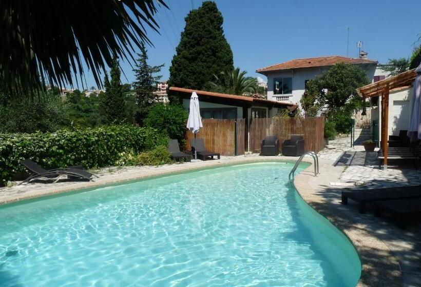 مبيت وإفطار Castel Enchanté