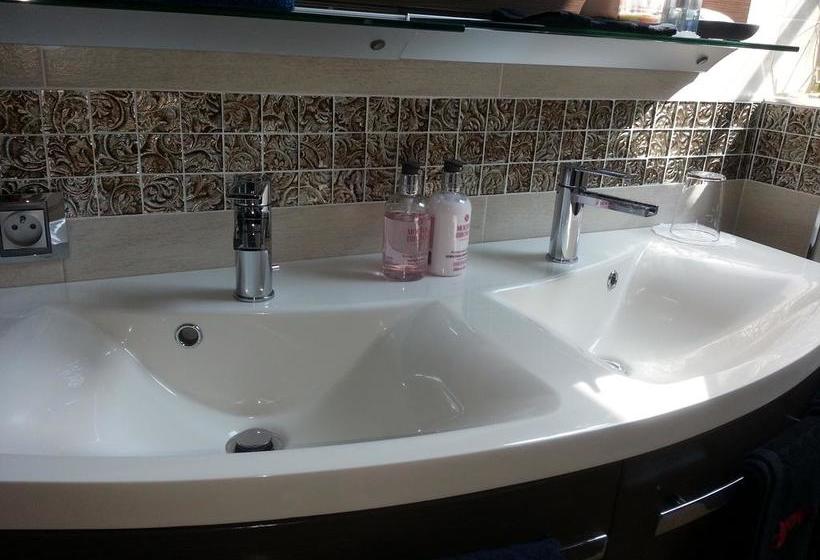 ベッドアンドブレックファースト Le Studio Chez Marilé