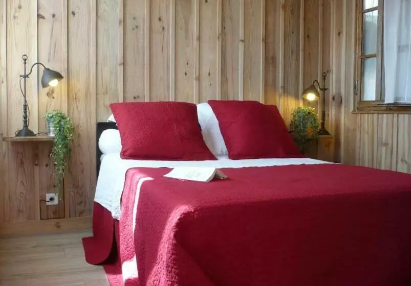 تختخواب و صبحانه Chambres Au Jardin