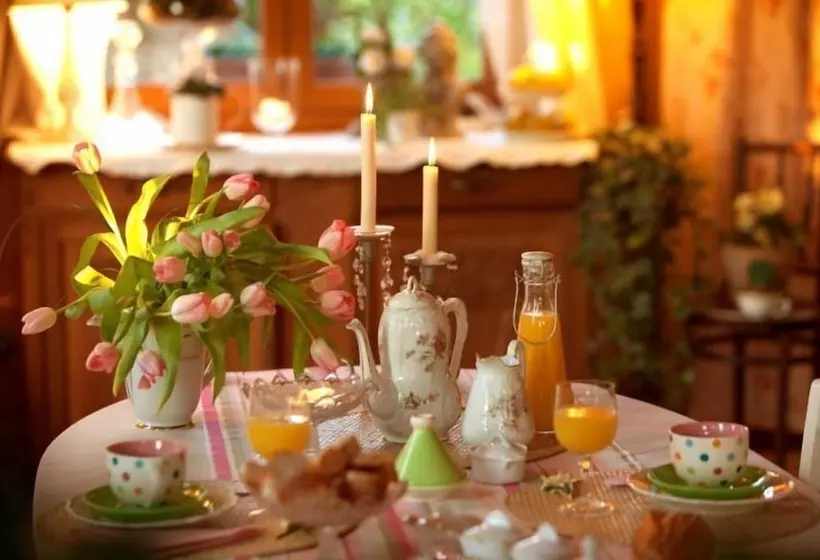 تختخواب و صبحانه Chambres Au Jardin