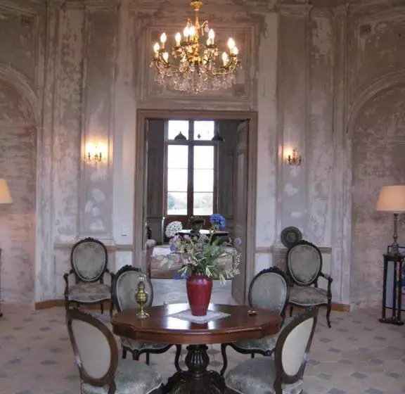 Aamiaismajoitus (B&B) Château De Flée