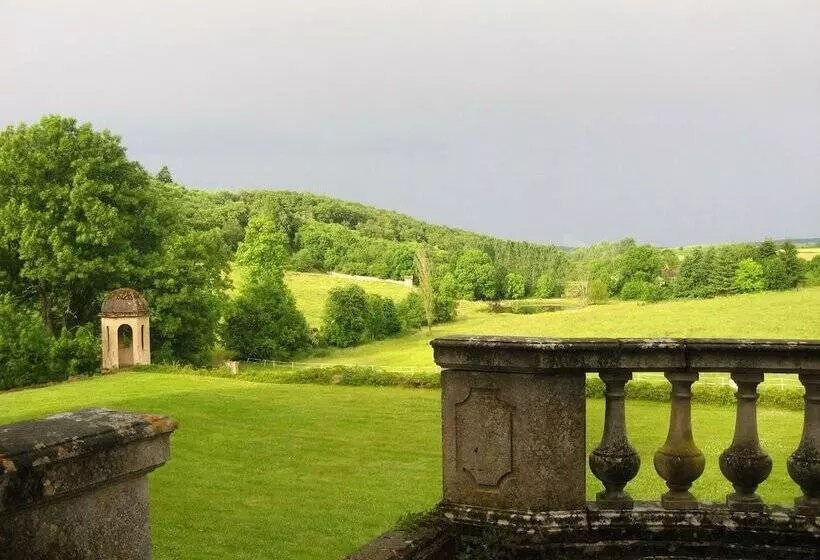 Aamiaismajoitus (B&B) Château De Flée